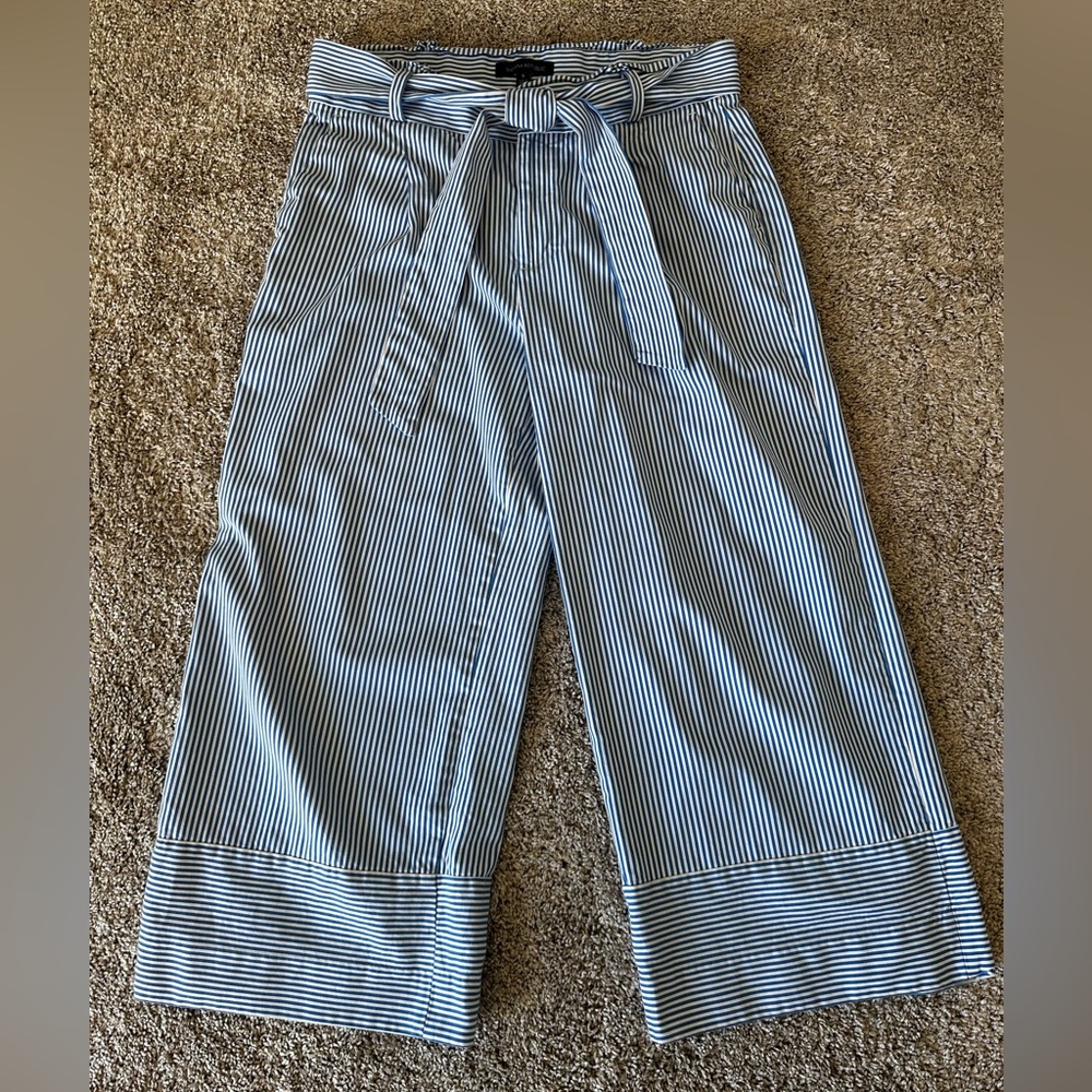 Banana Republic Blue and White Striped cropped wide leg  Pants